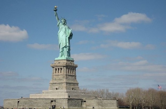 Статуята на свободата става на 125 години