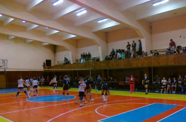 Волейболистките на Велбъжд- девойки старша възраст отстъпиха на Бдин