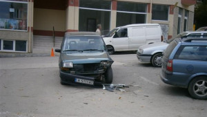 Два автомобила се сблъскаха на кръстовище в Шумен