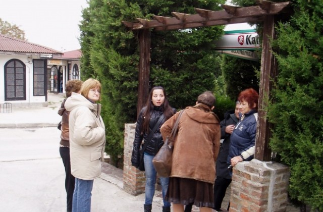 Застъпници останаха без възнаграждения