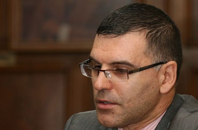 Възможно увеличение на пенсии, заплати и акциза на газа от 2012-а според Дянков