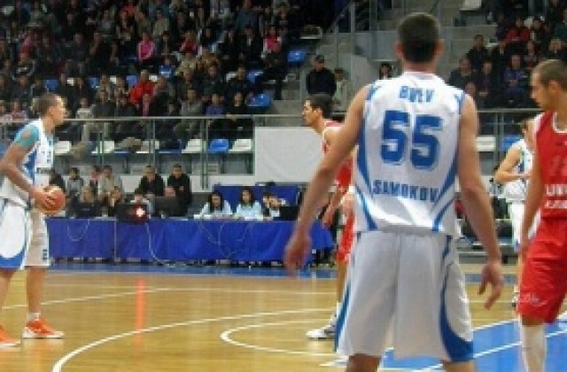 Трета поредна победа за Лукойл Академик