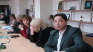 51 296 с право да гласуват за местната власт в