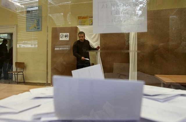Стотици сигнали за изборни нарушения са постъпили в МВР