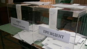 Ген Кольо Милев продължава да води в кметската надпревара Сливен