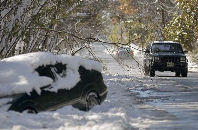11 души загинаха, а милиони останаха без ток заради снеговалежите в САЩ