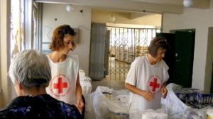 БЧК раздава храни на социално слаби в областта