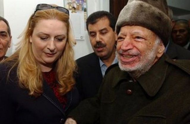 Вдовицата на Ясер Арафат, Суха Арафат, отрича да е замесена в корупция
