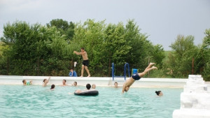 Младежи с противообществени прояви стават спасители