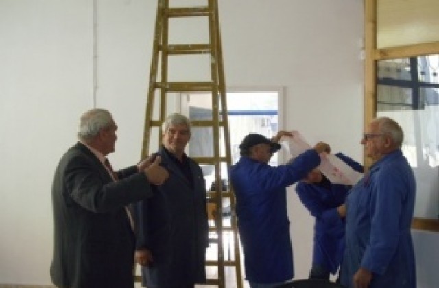 Модерна лаборатория обучава специалисти по соларна техника