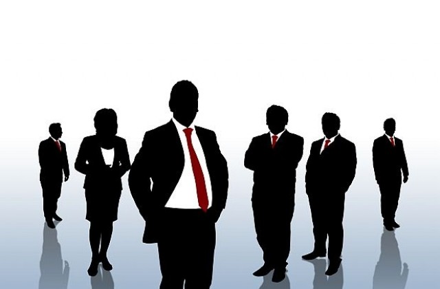 Дамите си остават вторият пол в политиката, коментират експерти