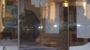 Кандидаткмет иска касиране раздавали бали сено на избирателите