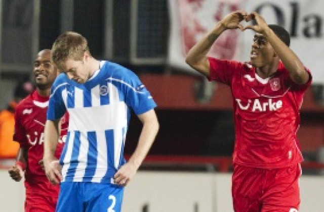 Твенте с Ники Михайлов се класира напред, Висла на Генков - последен