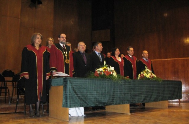 Плеяда видни личности почетоха юбилея на ПУ