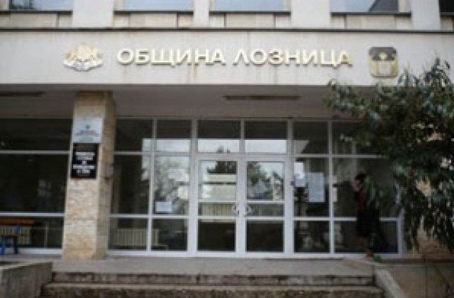 Зам.-кмет иска на турнир по борба в Кипър, съдът не го пуска