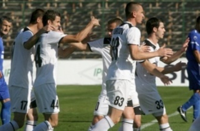 Видима измъкна късметлийска точица от Славия