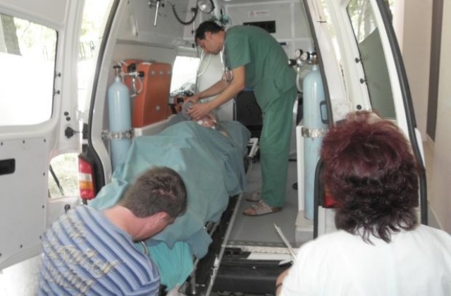 Лекуват в Пирогов благоевградчанин, бит пред дискотека