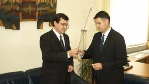 Славчо Атанасов предаде ключовете за кметския кабинет на Иван Тотев