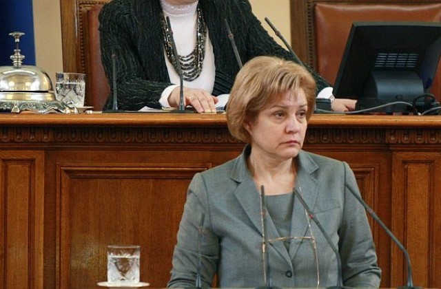 Менда Стоянова: Възрастта за пенсиониране да започне да расте от догодина