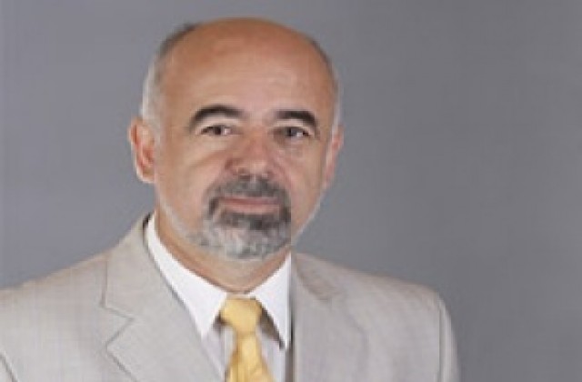 Румен Януаров осъди прокуратурата за 10 000 лева