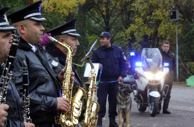 Калин Георгиев: Полицаят трябва да бъде облечен, обут и да има бензин