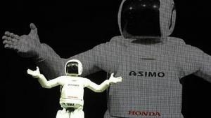 Honda представи нова версия на робота Asimo