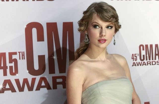 Тейлър Суифт с поредна кънтри награда