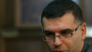 Дянков Защо администрацията в МВР да получава повече