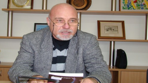 Демир Демирев представя девета стихосбирка