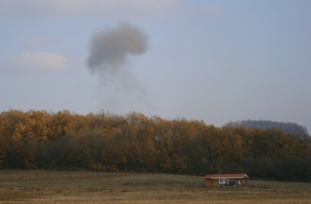 Избухнаха военни складове край Севлиево