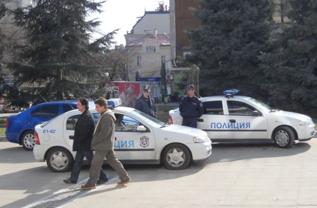 Офицер осъди полицейската дирекция в Благоевград