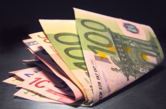 Митничари иззеха 15 515 евро при проверка на австрийски гражданин
