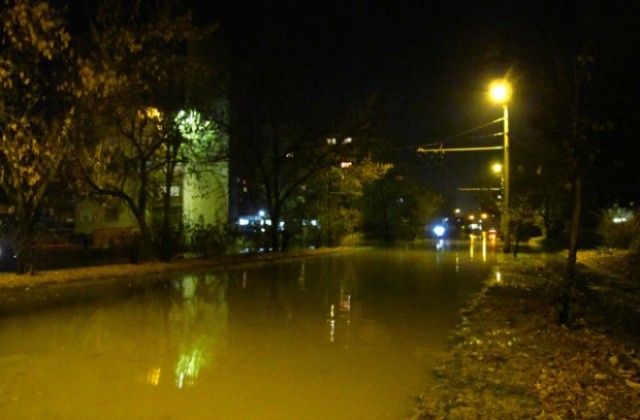 Огромна В и К авария   потопи източния край на Казанлък