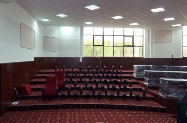 В ход са довършителните работи по новата зала на Общински съвет – Нова Загора