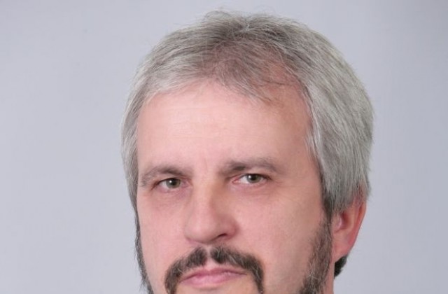 Доцент от РУ сменя Свилен Иванов в Общинския съвет