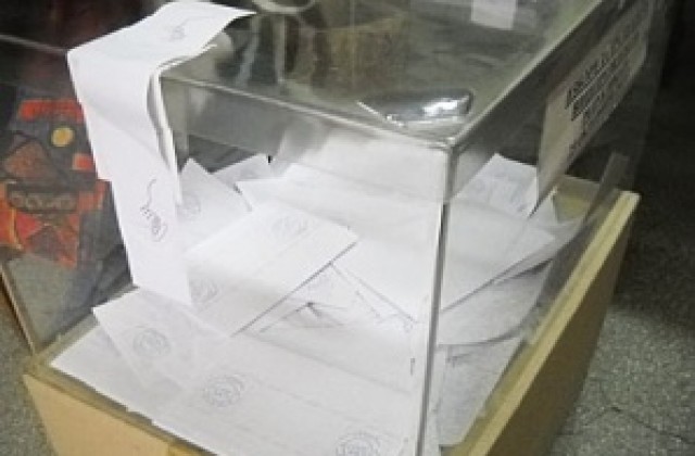 Плащат на дежурния персонал на Избори'2011
