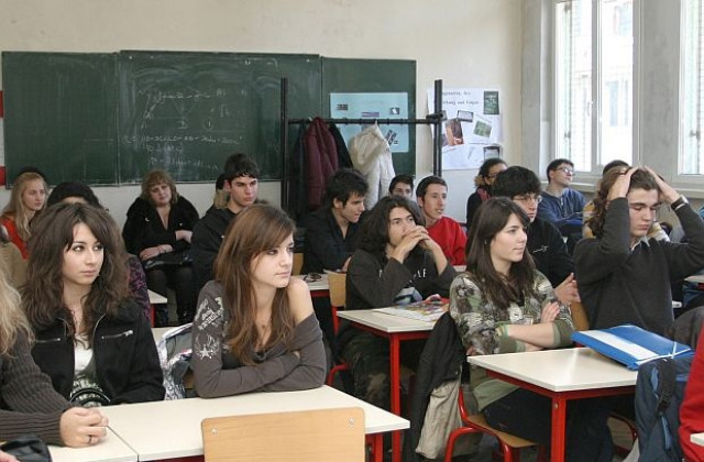 Българските ученици са сред най-слабите по математика в ЕС