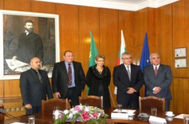 Николай Иванов представи екипа си