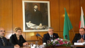 Търсят варианти за почистване на четвъртокласната пътна мрежа