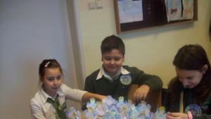 Благотворителна изложба помага на децата без семейство