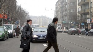 Полицаи започват да дежурят покрай пешеходните пътеки в София