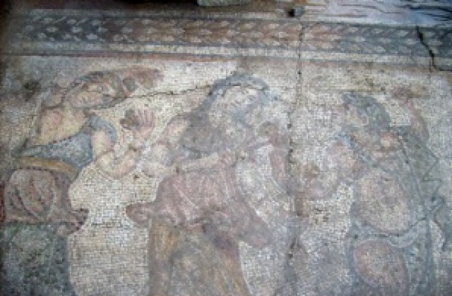В музея разказват за уникалната мозайка „Дионисово шествие