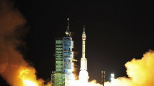 Мисията на китайския Шънчжоу 8 завърши успешно