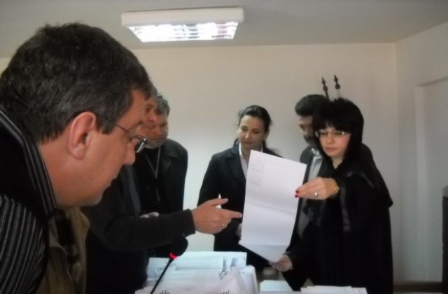 Проверяват избиратели с невалидни документи от смесена секция в Кюстендил