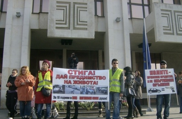 Ефективни присъди за шофьори - убийци поискаха бургазлии