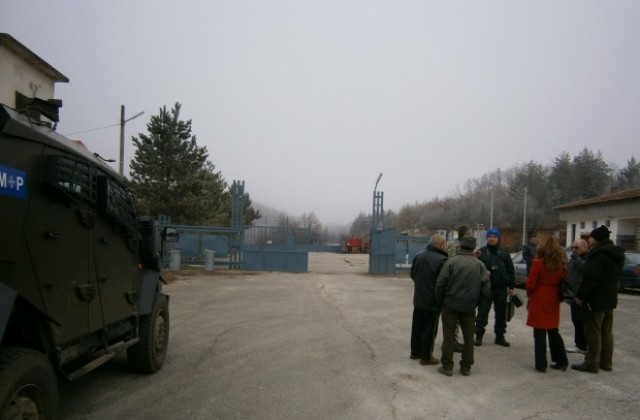 Започна огледът на бившите военни складове край Ловнидол