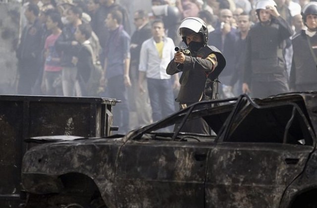 В Египет започна диалог между управляващите военни и политическите сили