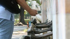 До пролетта от Софийска вода ремонтира чешмичката зад НХГ