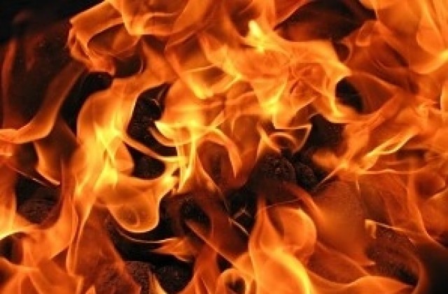 Тонове селскостопанска продукция е унищожена при два пожара в Силистренско