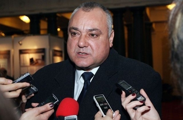 Валентин Николов  убеден, че и други ще напуснат Атака